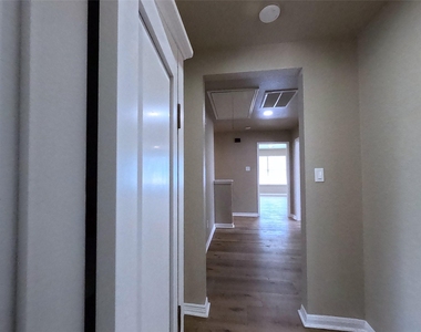 17107 Westminster Village Court - Photo Thumbnail 15