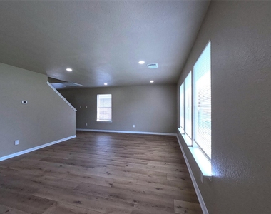 17107 Westminster Village Court - Photo Thumbnail 5
