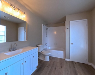 17107 Westminster Village Court - Photo Thumbnail 19