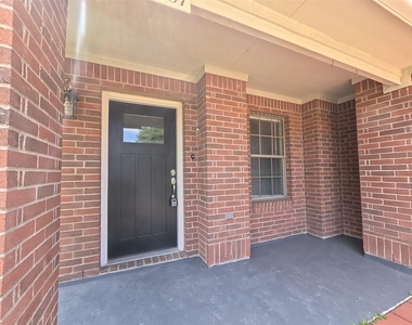 17107 Westminster Village Court - Photo Thumbnail 21