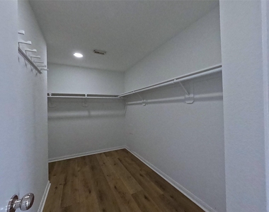 17107 Westminster Village Court - Photo Thumbnail 18