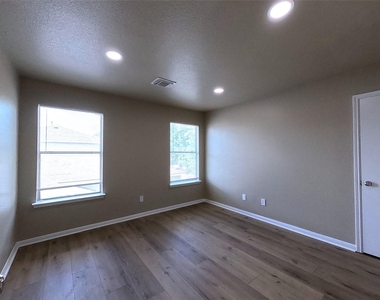 17107 Westminster Village Court - Photo Thumbnail 10