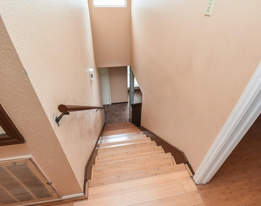 7822 Greenedge Drive - Photo Thumbnail 8