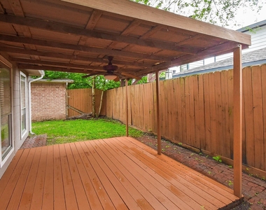 7822 Greenedge Drive - Photo Thumbnail 18