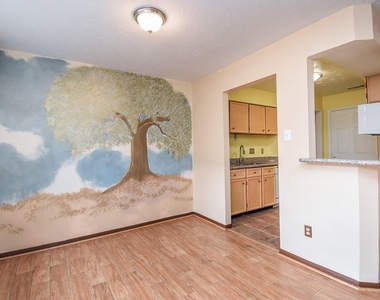 7822 Greenedge Drive - Photo Thumbnail 3