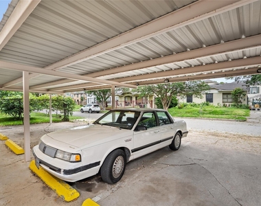 3910 Dallas Street - Photo Thumbnail 6