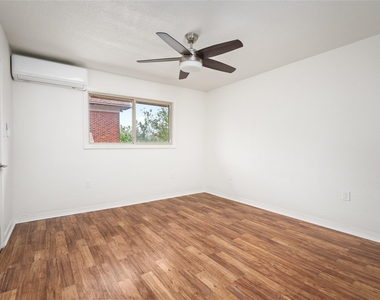 3910 Dallas Street - Photo Thumbnail 3
