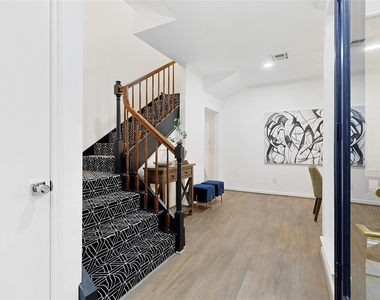 526 Colquitt Street - Photo Thumbnail 12