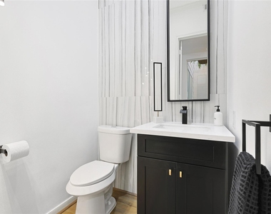 526 Colquitt Street - Photo Thumbnail 11