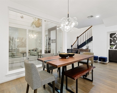 526 Colquitt Street - Photo Thumbnail 6