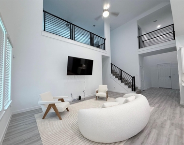 1609 Sunbend Lane - Photo Thumbnail 1