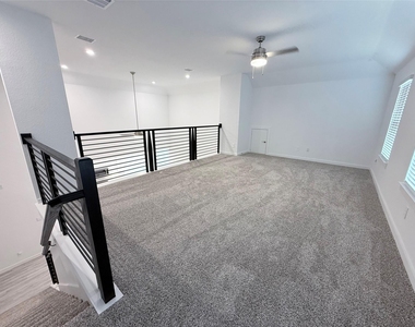 1609 Sunbend Lane - Photo Thumbnail 10