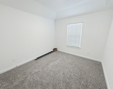 1609 Sunbend Lane - Photo Thumbnail 15
