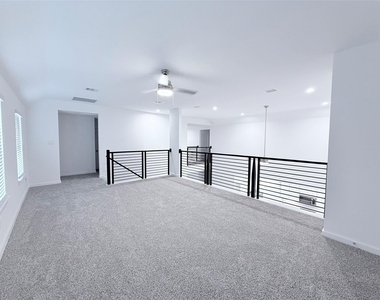 1609 Sunbend Lane - Photo Thumbnail 11