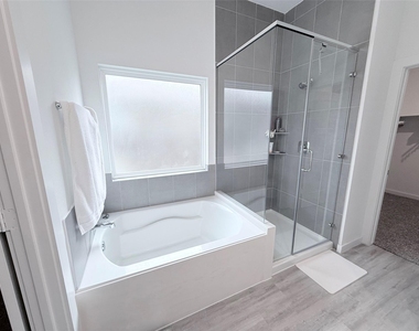 1609 Sunbend Lane - Photo Thumbnail 8