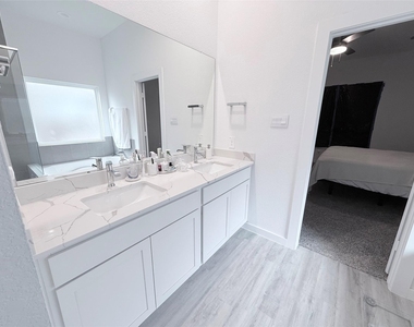 1609 Sunbend Lane - Photo Thumbnail 7