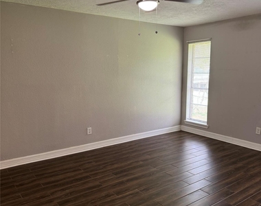 3302 Tompkins Drive - Photo Thumbnail 5