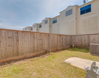 3703 Main Poplar Drive - Photo Thumbnail 11