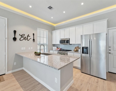 931 Beebrush Lane - Photo Thumbnail 4