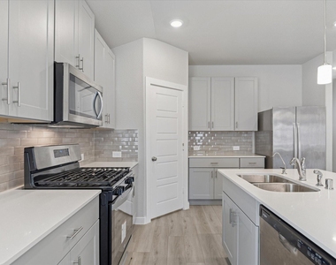 1510 King Ranch Road - Photo Thumbnail 3