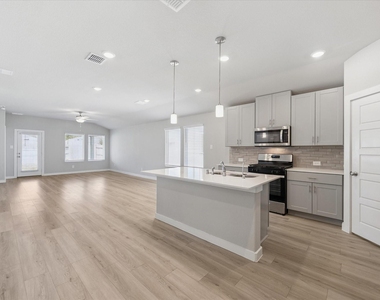 1510 King Ranch Road - Photo Thumbnail 4
