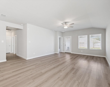 1510 King Ranch Road - Photo Thumbnail 6