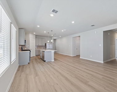 1510 King Ranch Road - Photo Thumbnail 7