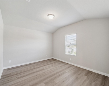 1510 King Ranch Road - Photo Thumbnail 11