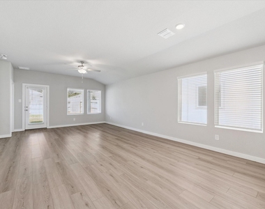 1510 King Ranch Road - Photo Thumbnail 5