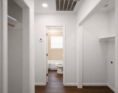 916 Parkway Street - Photo Thumbnail 10