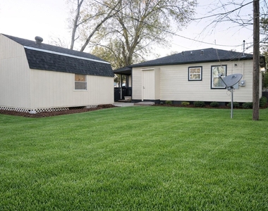 916 Parkway Street - Photo Thumbnail 17