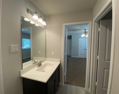 13443 Greenbrier Drive - Photo Thumbnail 15