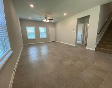 13443 Greenbrier Drive - Photo Thumbnail 6