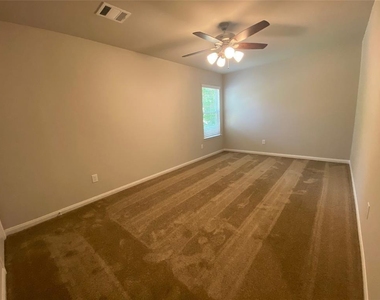 13443 Greenbrier Drive - Photo Thumbnail 16