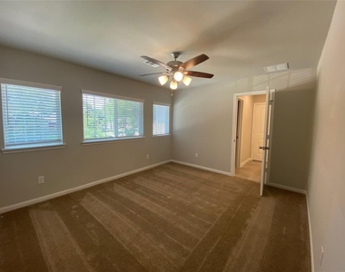 13443 Greenbrier Drive - Photo Thumbnail 8