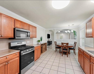1614 York Creek Drive - Photo Thumbnail 14
