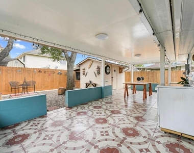 1614 York Creek Drive - Photo Thumbnail 21