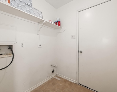 3807 Brook Garden Lane - Photo Thumbnail 19