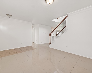 3807 Brook Garden Lane - Photo Thumbnail 7