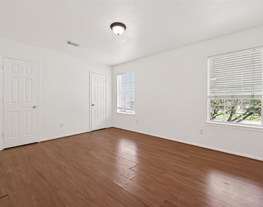 3807 Brook Garden Lane - Photo Thumbnail 33