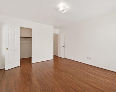 3807 Brook Garden Lane - Photo Thumbnail 45