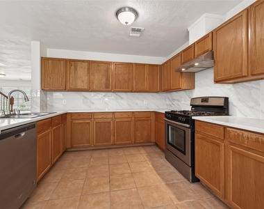 3807 Brook Garden Lane - Photo Thumbnail 15