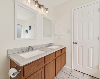 3807 Brook Garden Lane - Photo Thumbnail 26