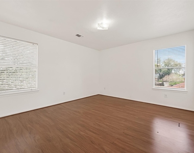 3807 Brook Garden Lane - Photo Thumbnail 38