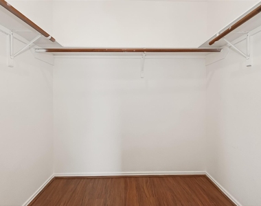 3807 Brook Garden Lane - Photo Thumbnail 46