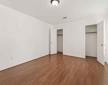 3807 Brook Garden Lane - Photo Thumbnail 37