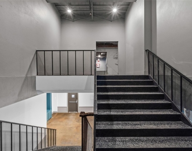 612 W Texas Avenue - Photo Thumbnail 13