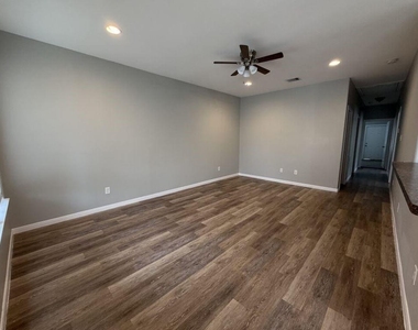 3118 Barberry Drive - Photo Thumbnail 3