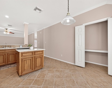 1646 Martin Lake Drive - Photo Thumbnail 11
