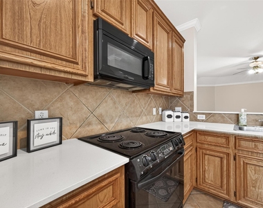 1646 Martin Lake Drive - Photo Thumbnail 8